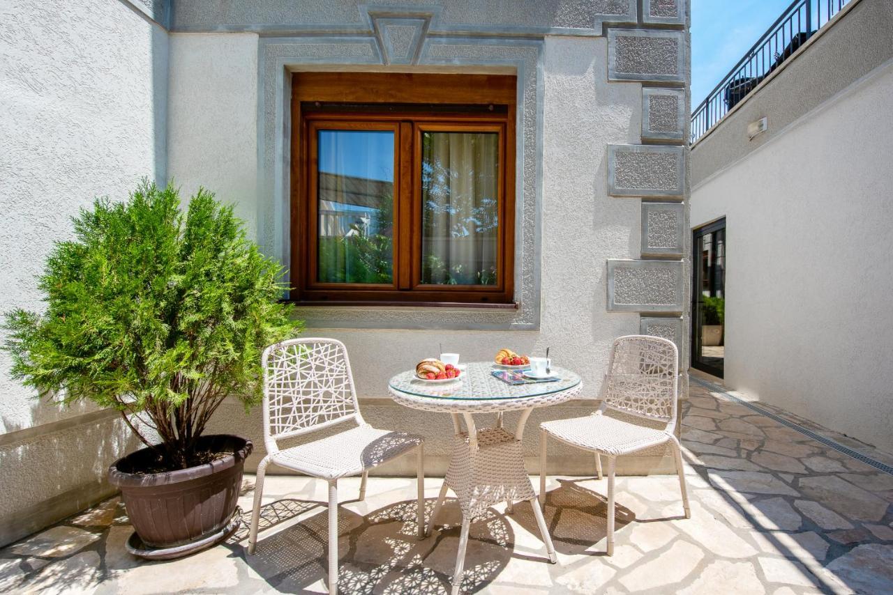 Santorini Apart Krasići Εξωτερικό φωτογραφία