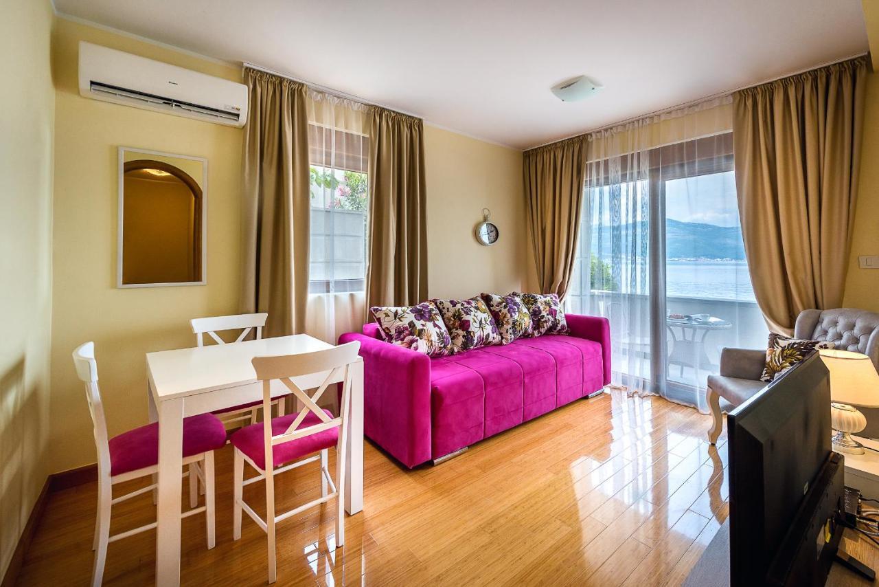 Santorini Apart Krasići Εξωτερικό φωτογραφία
