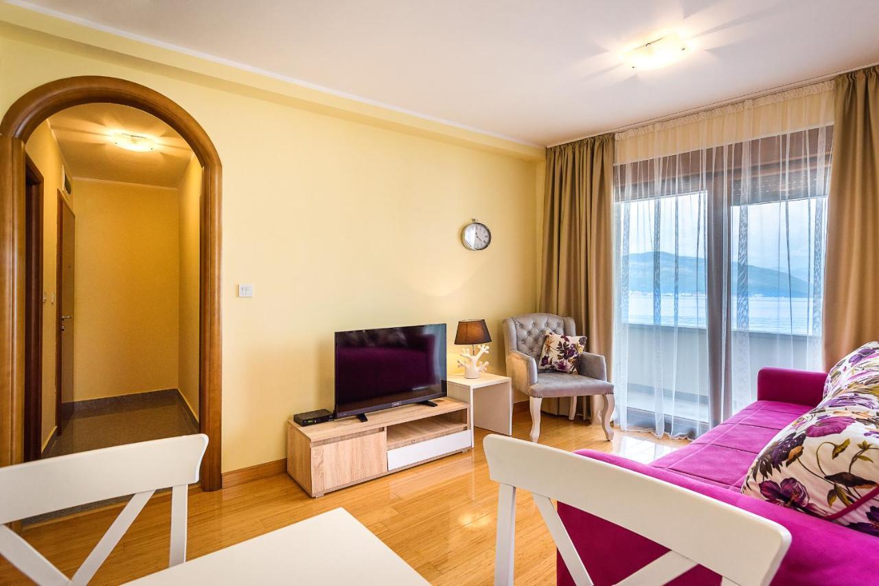 Santorini Apart Krasići Εξωτερικό φωτογραφία
